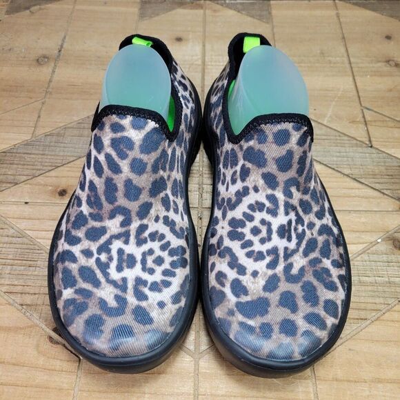 Oofos OOmg eeZee Low Womens US 6 Shoes Slip‎ On Cheetah Black Recovery Sneaker - Picture 3 of 11